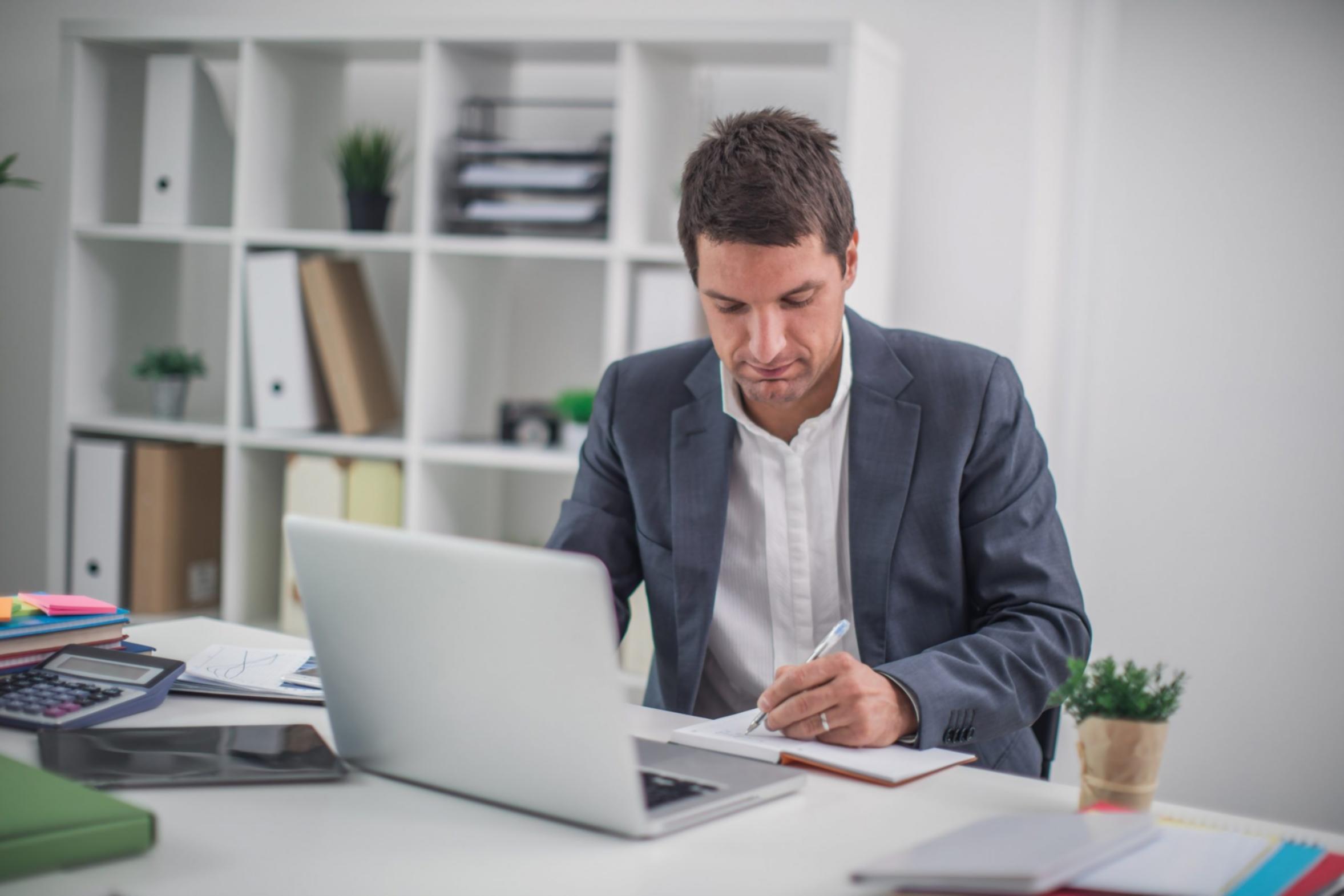 Ryzleara yaratıcı ambalaj tasarım sürecinde çalışan ekip